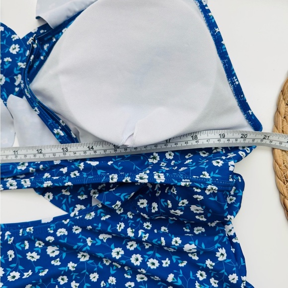 Blue Ditsy‎ Floral Print V Neck Plus Size One-Pieces 3XL(18) - Picture 9 of 12